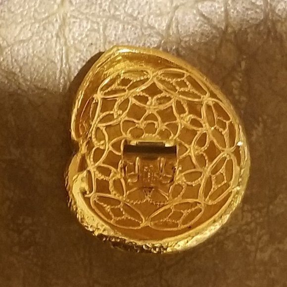 VINTAGE STATEMENT JOSE & MARIA BARRERA CRYSTAL SHELL BEACH CLUSTER GOLD EARRINGS - Picture 12 of 13